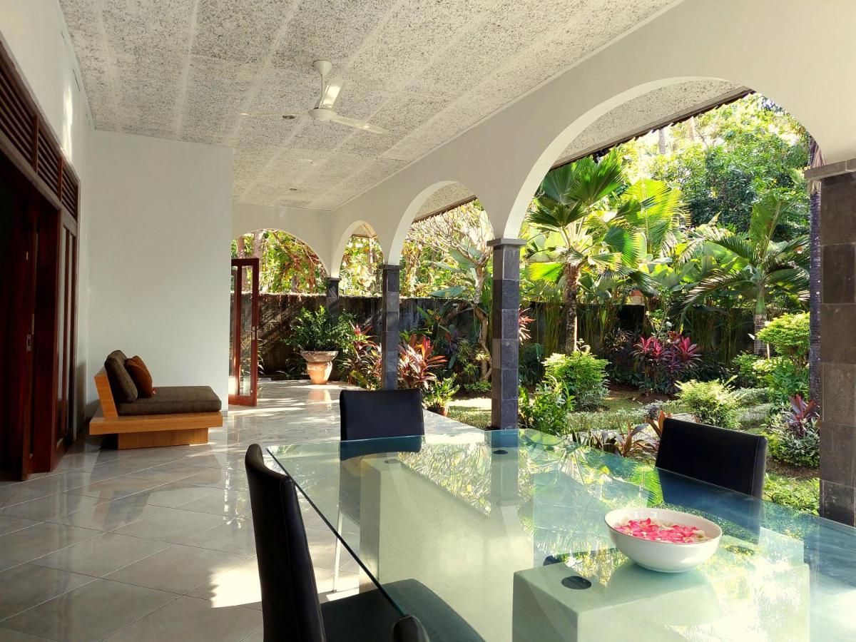Villa Kelapa ロヴィーナ エクステリア 写真