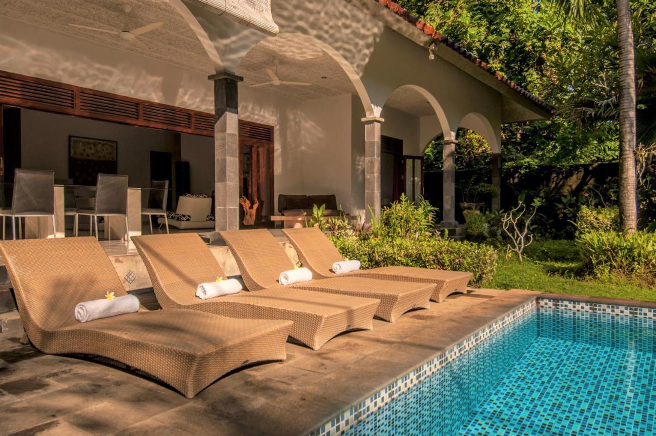 Villa Kelapa ロヴィーナ エクステリア 写真