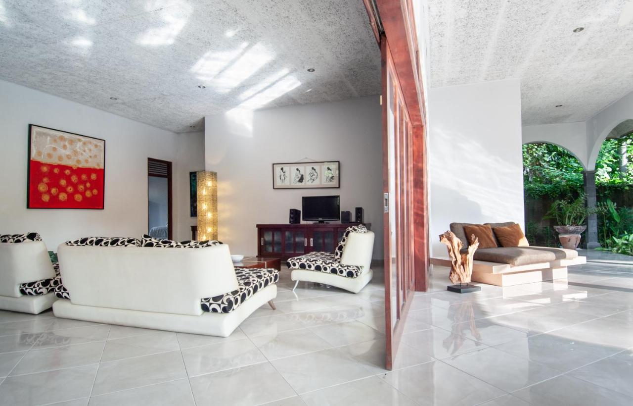 Villa Kelapa ロヴィーナ エクステリア 写真
