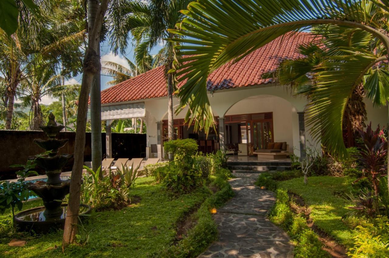 Villa Kelapa ロヴィーナ エクステリア 写真